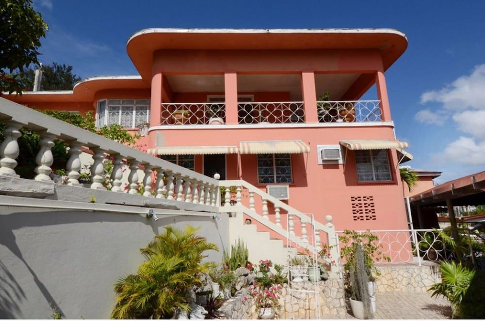 Paris - Montego Bay - Verney House Resort - Montego Bay