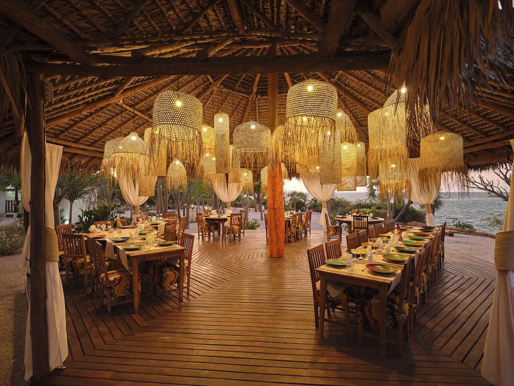 Paris - Mahajanga - Antsanitia Resort - Mahajanga
