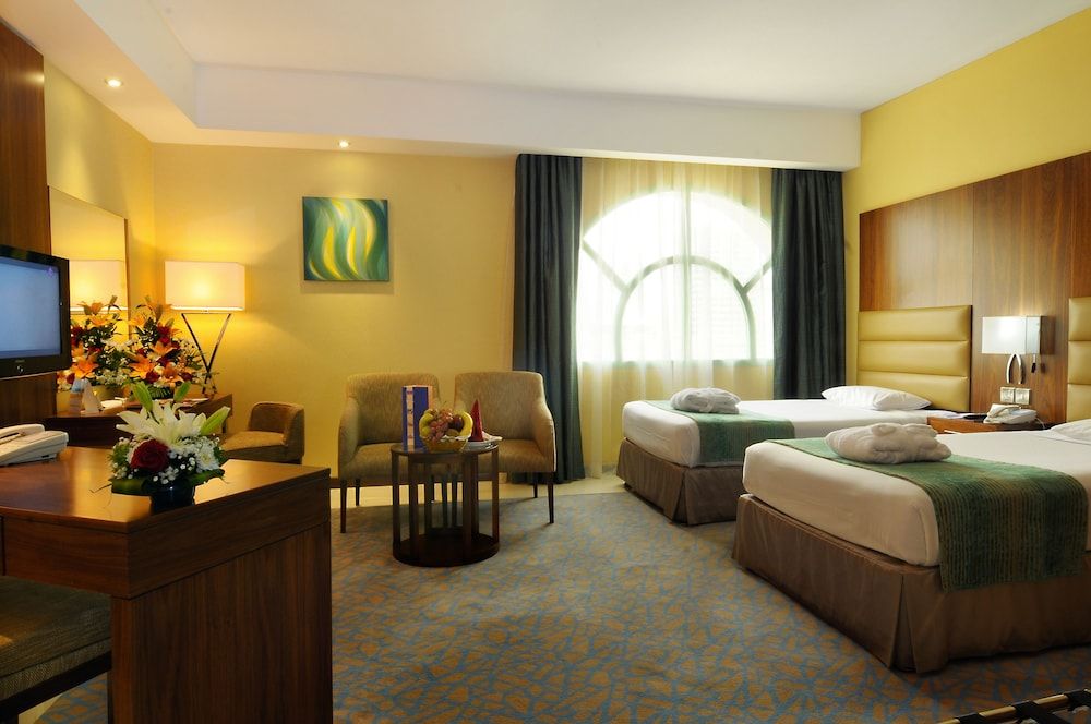 Lyon - Abu Dhabi - Howard Johnson by Wyndham Abu Dhabi Downtown - Abu Dhabi