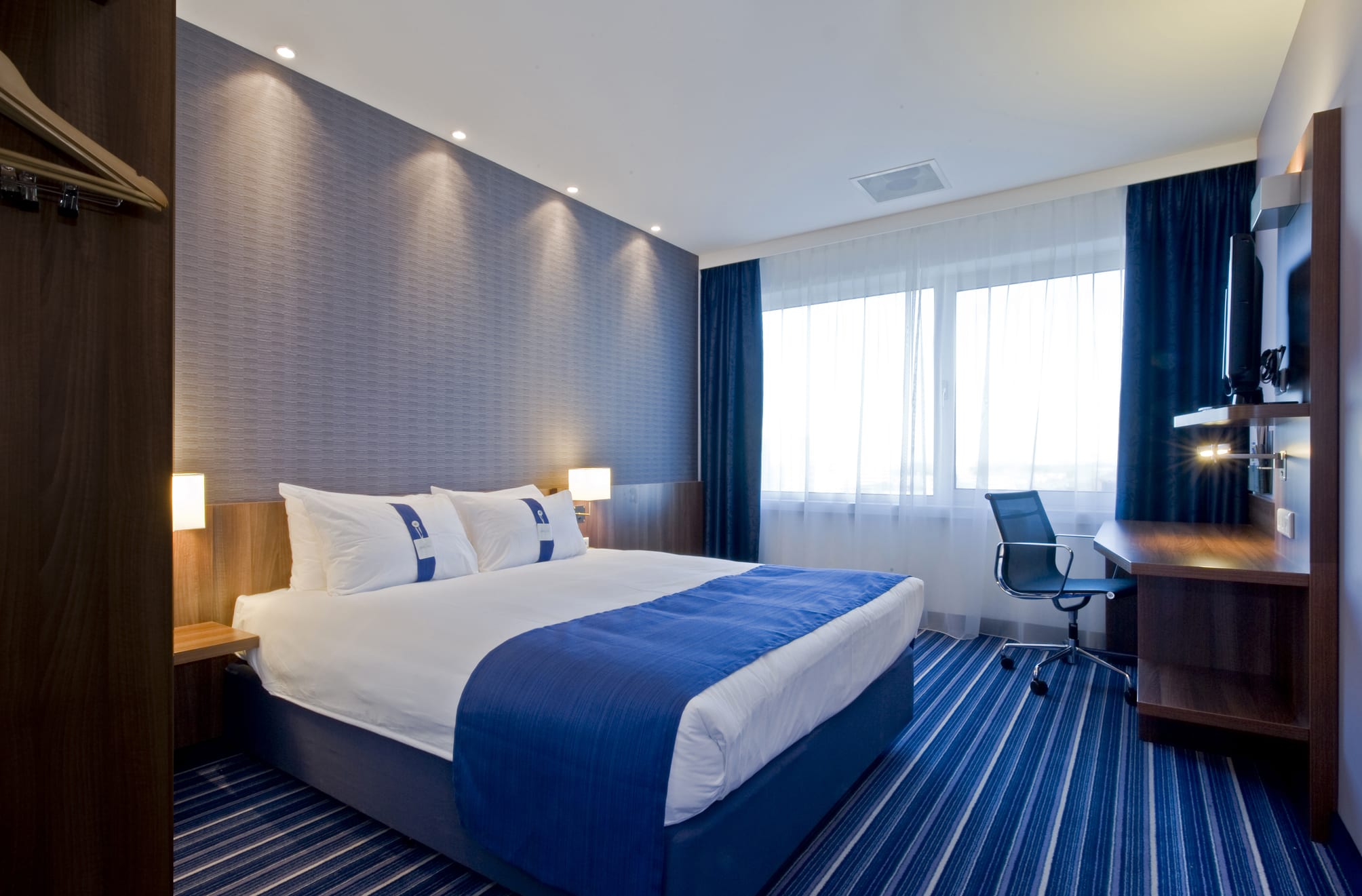 Holiday Inn Express AMSTERDAM - SCHIPHOL by IHG 1