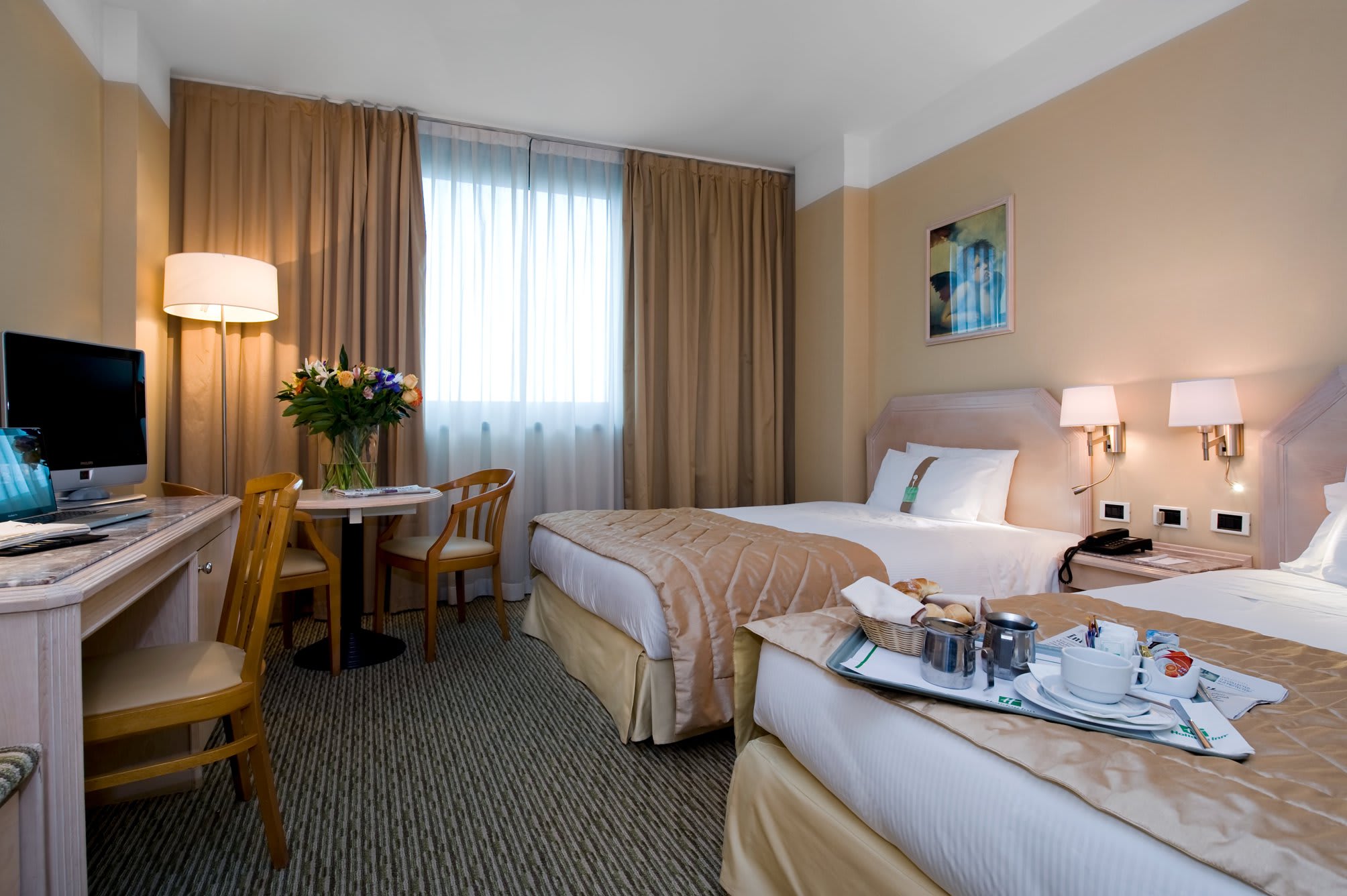 Holiday Inn NAPLES by IHG 1