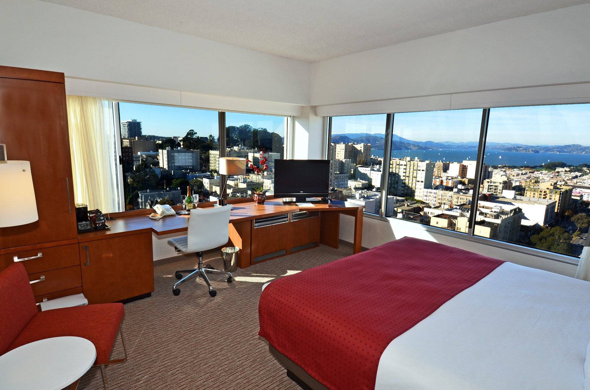 Holiday Inn SAN FRANCISCO-GOLDEN GATEWAY by IHG 1