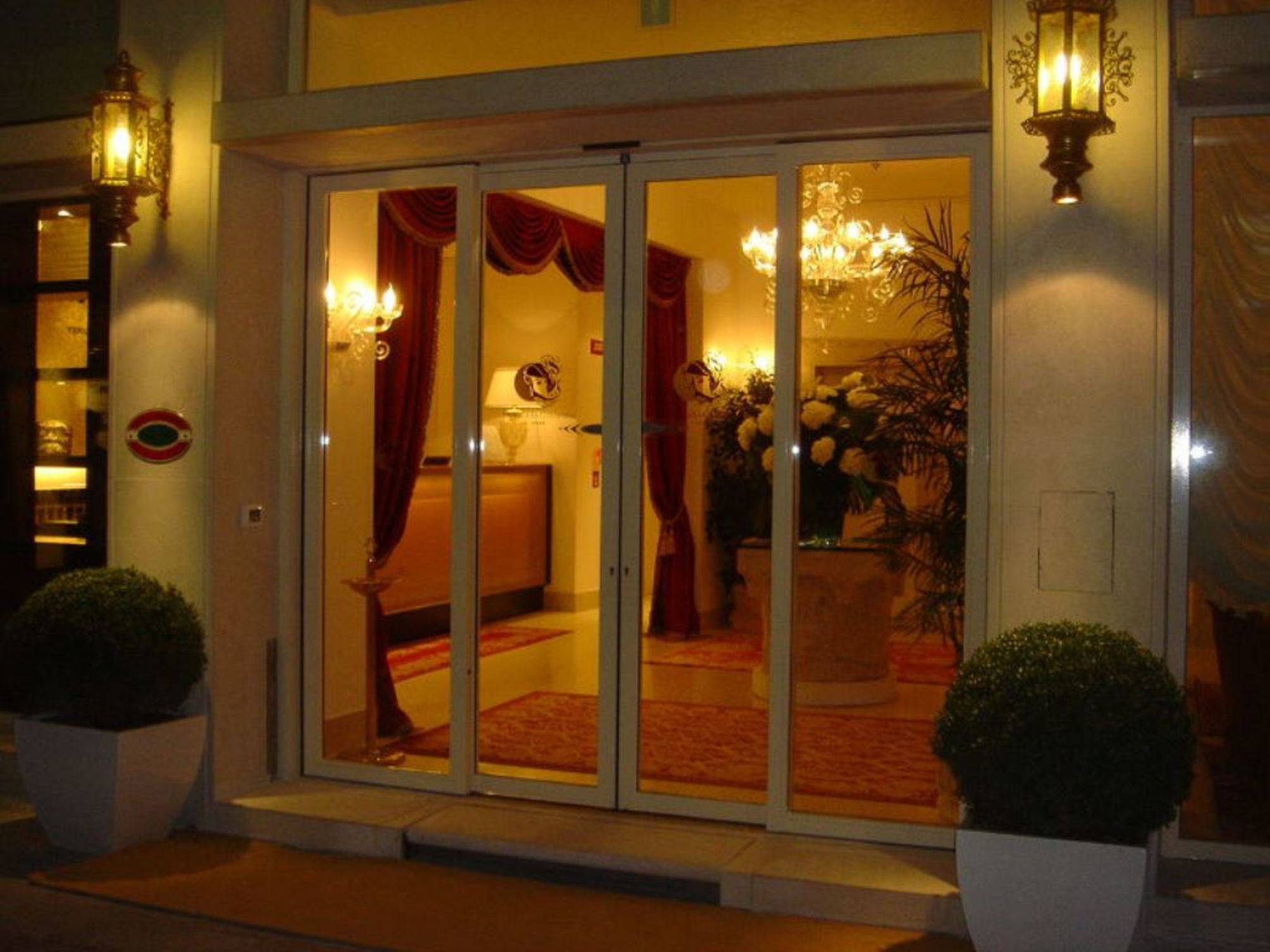 Hotel A La Commedia 1