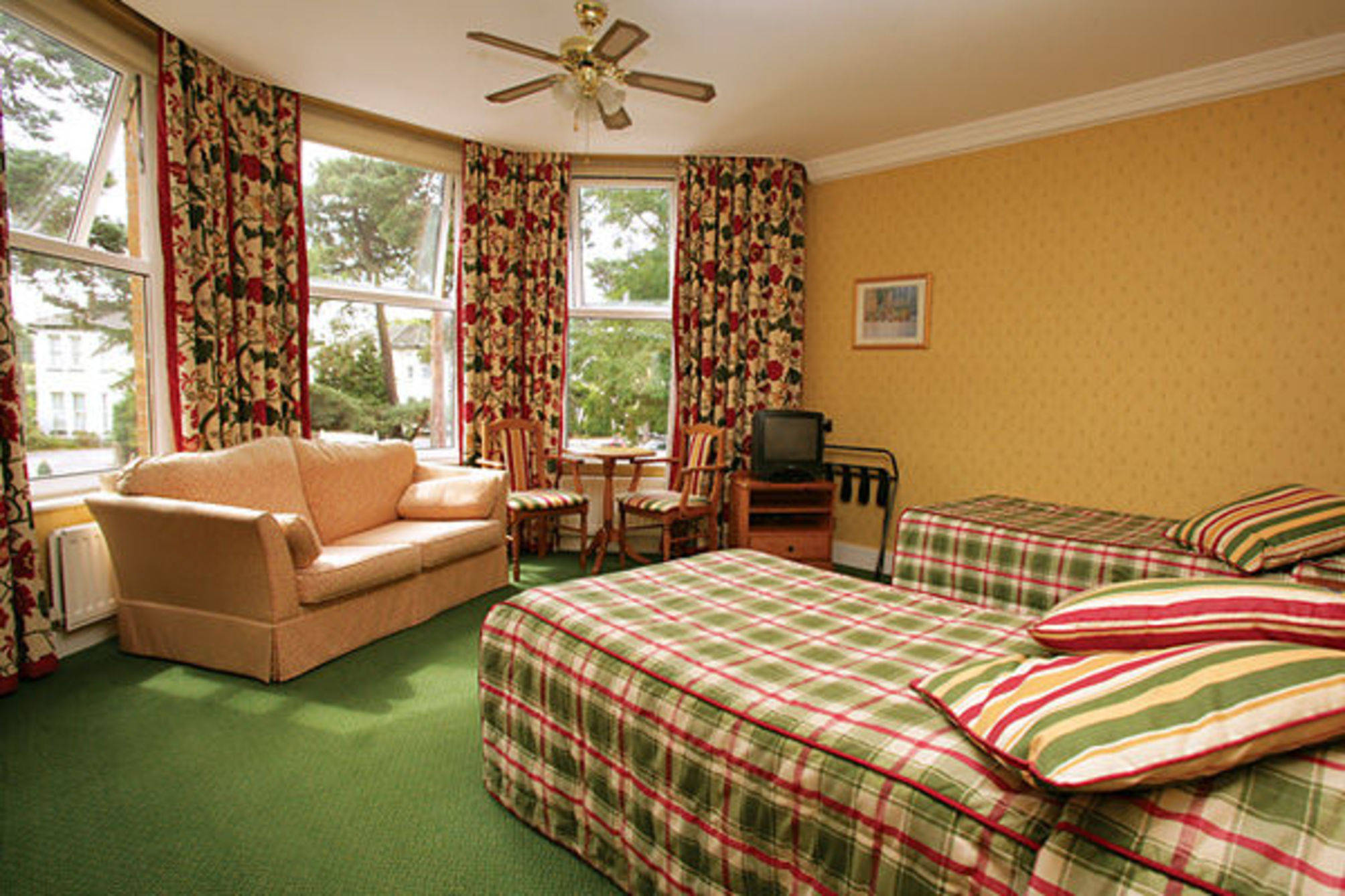 Elstead Hotel 2