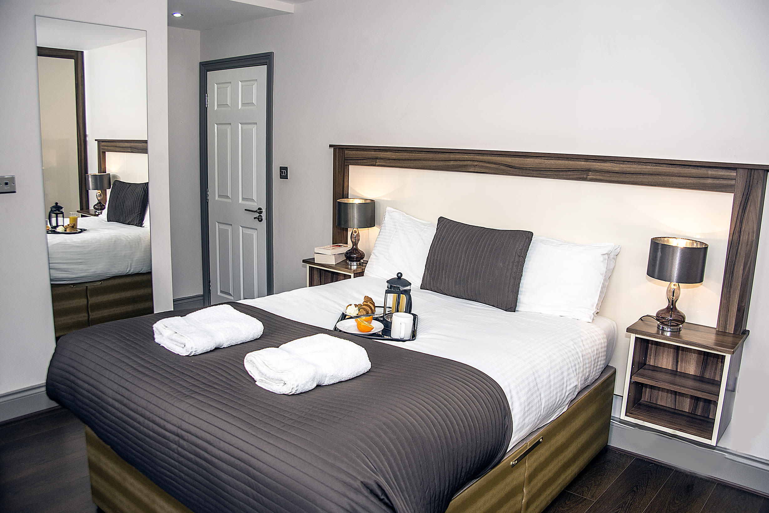 Base Serviced Apartments - Sir Thomas Street 1