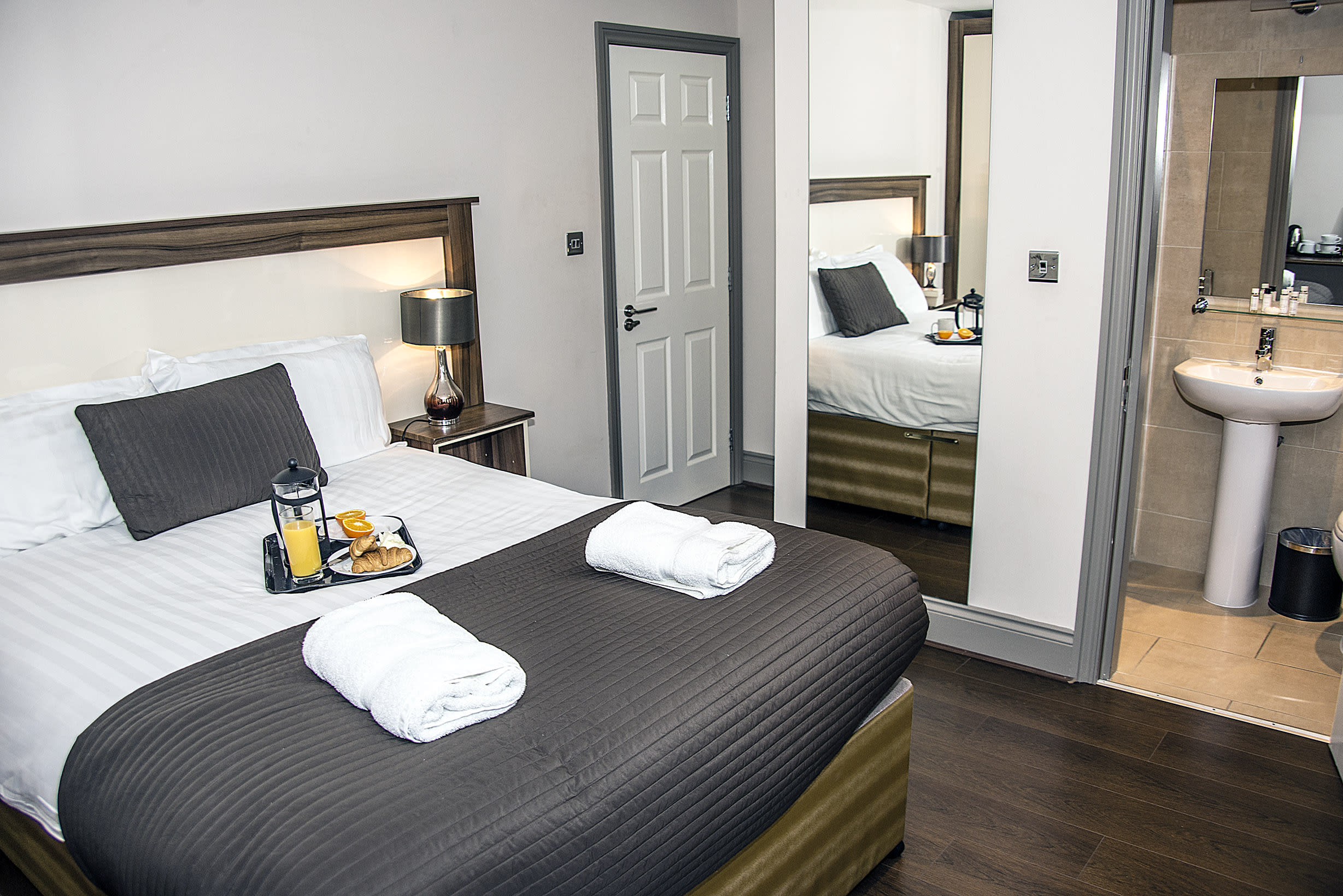 Base Serviced Apartments - Sir Thomas Street 2