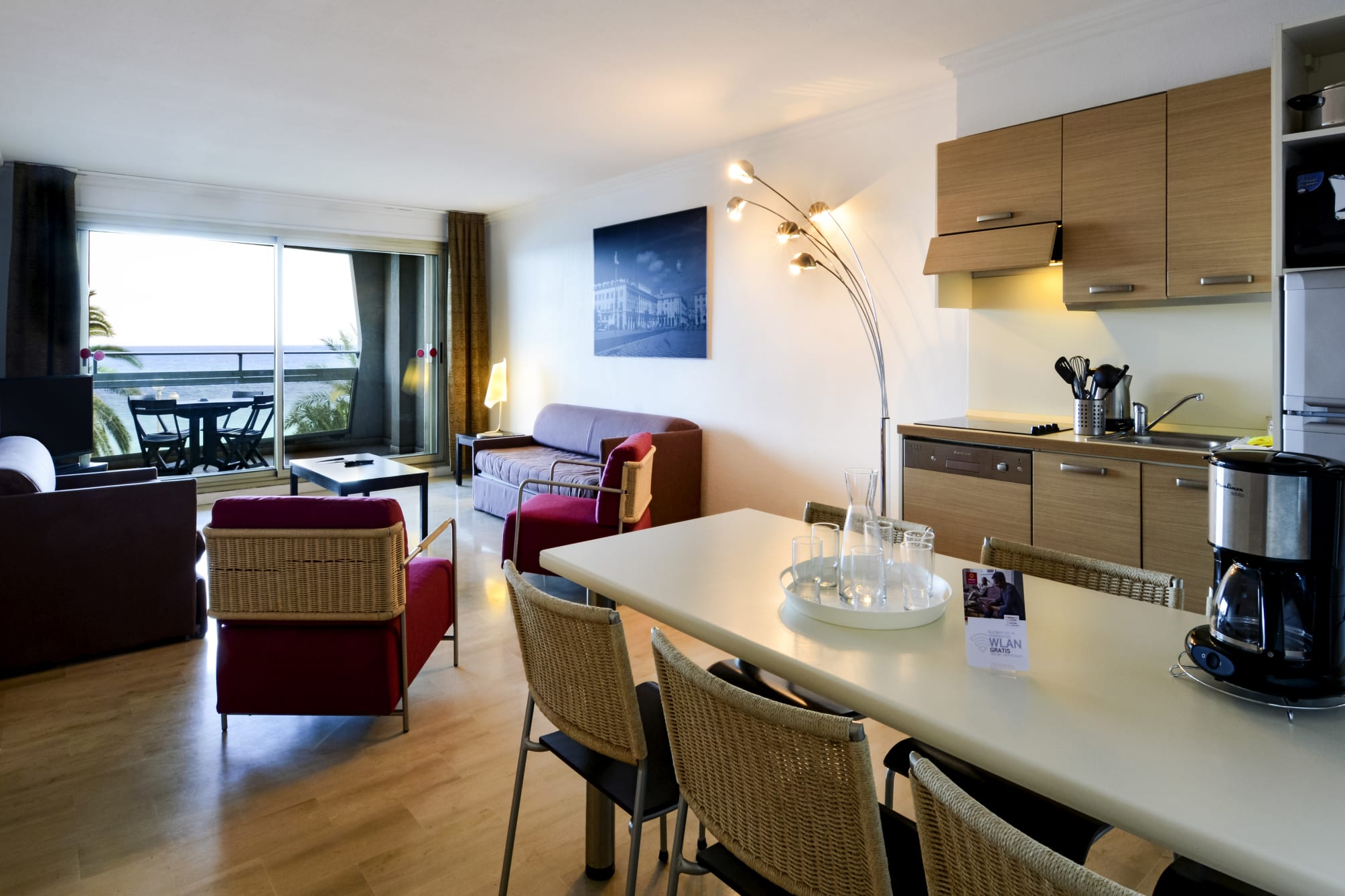 Aparthotel Adagio Nice Promenade des Anglais 1