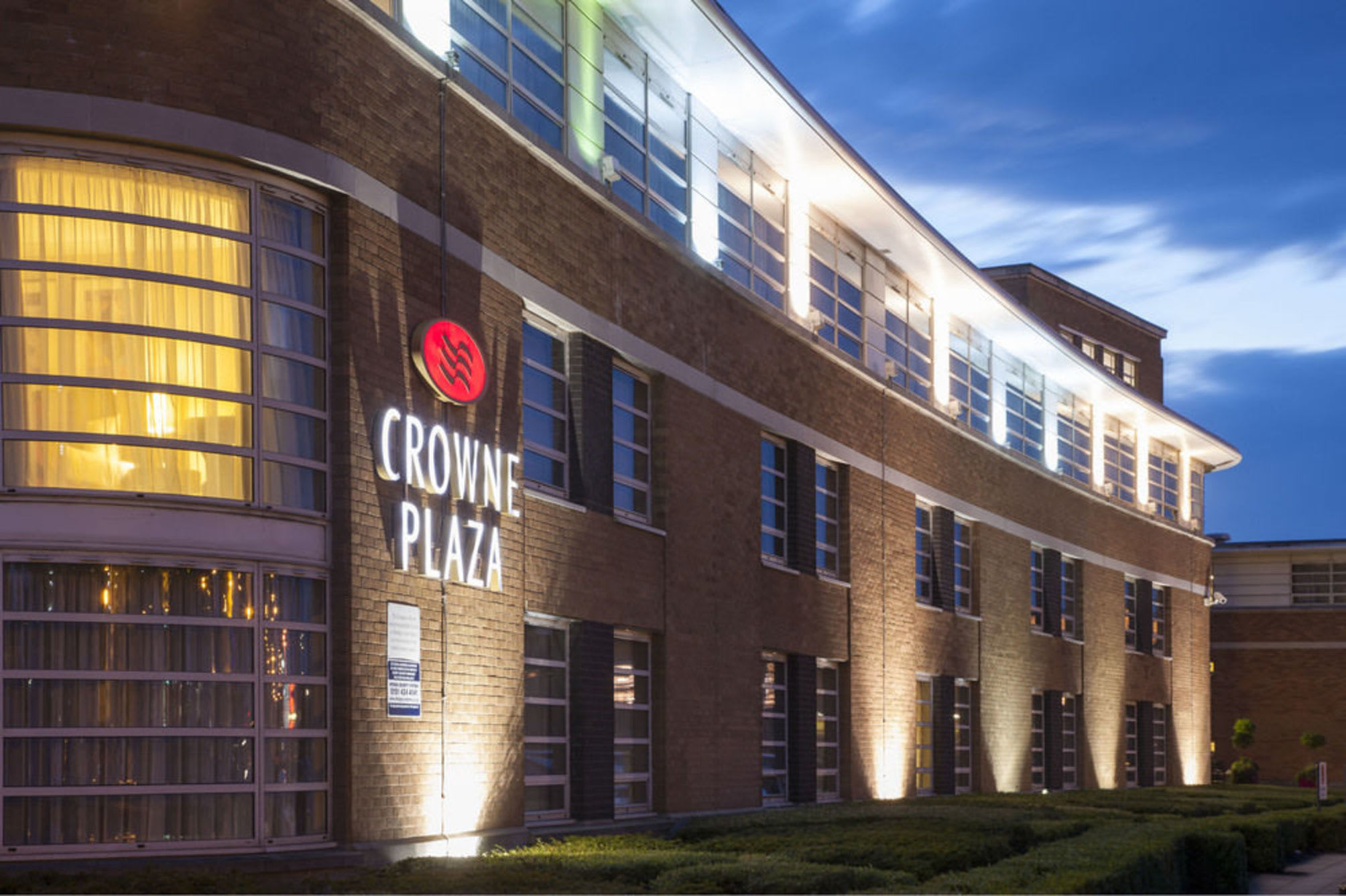 Crowne Plaza LIVERPOOL JOHN LENNON AIRPORT by IHG 1
