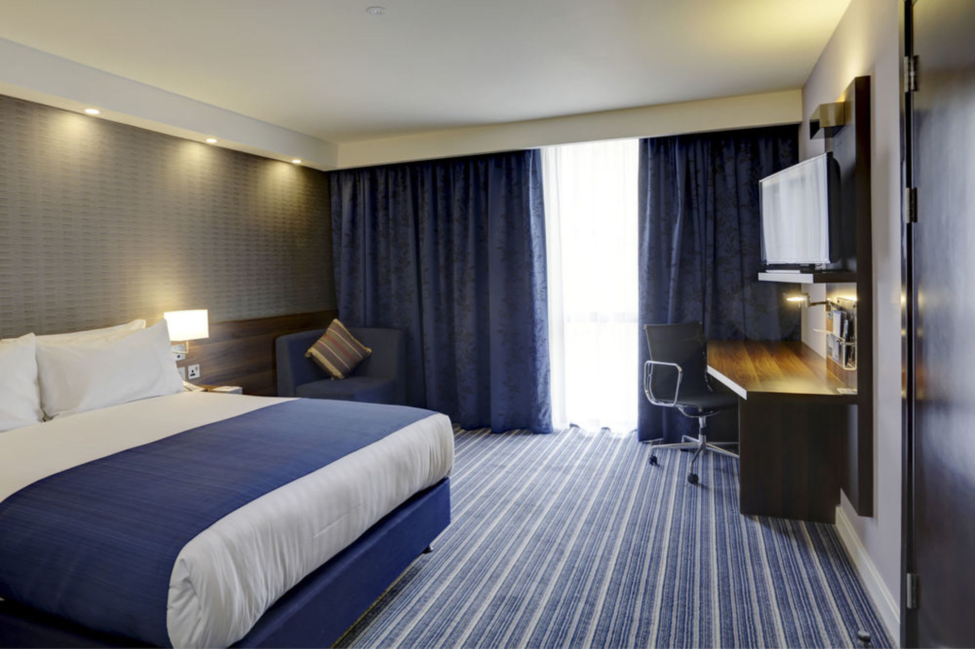 Holiday Inn Express LONDON - EXCEL by IHG 1