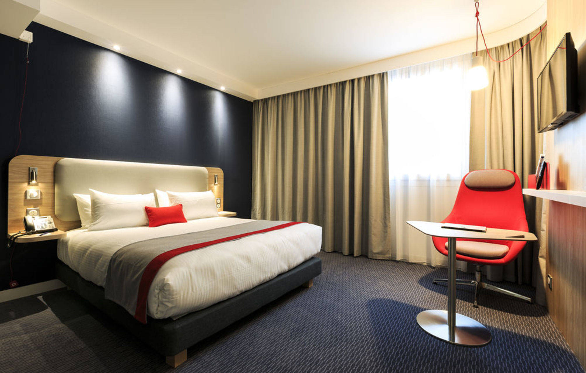 Holiday Inn Express PARIS - VELIZY by IHG 2