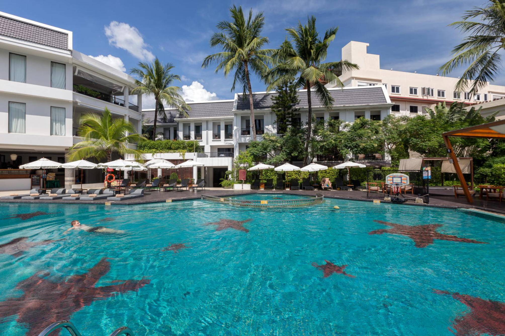 Sawaddi Patong Resort & Spa by Tolani 1
