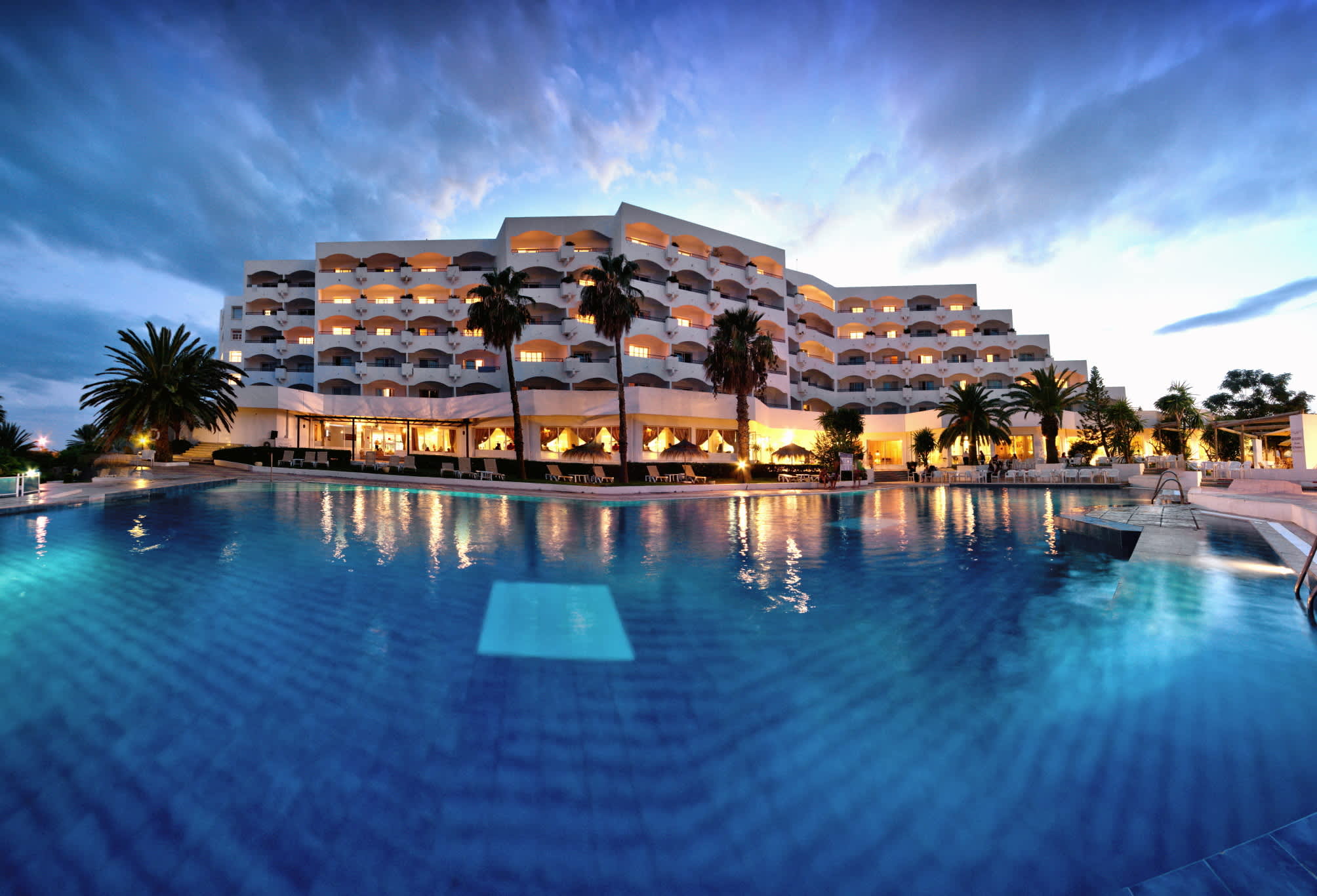 Golden Tulip President 1