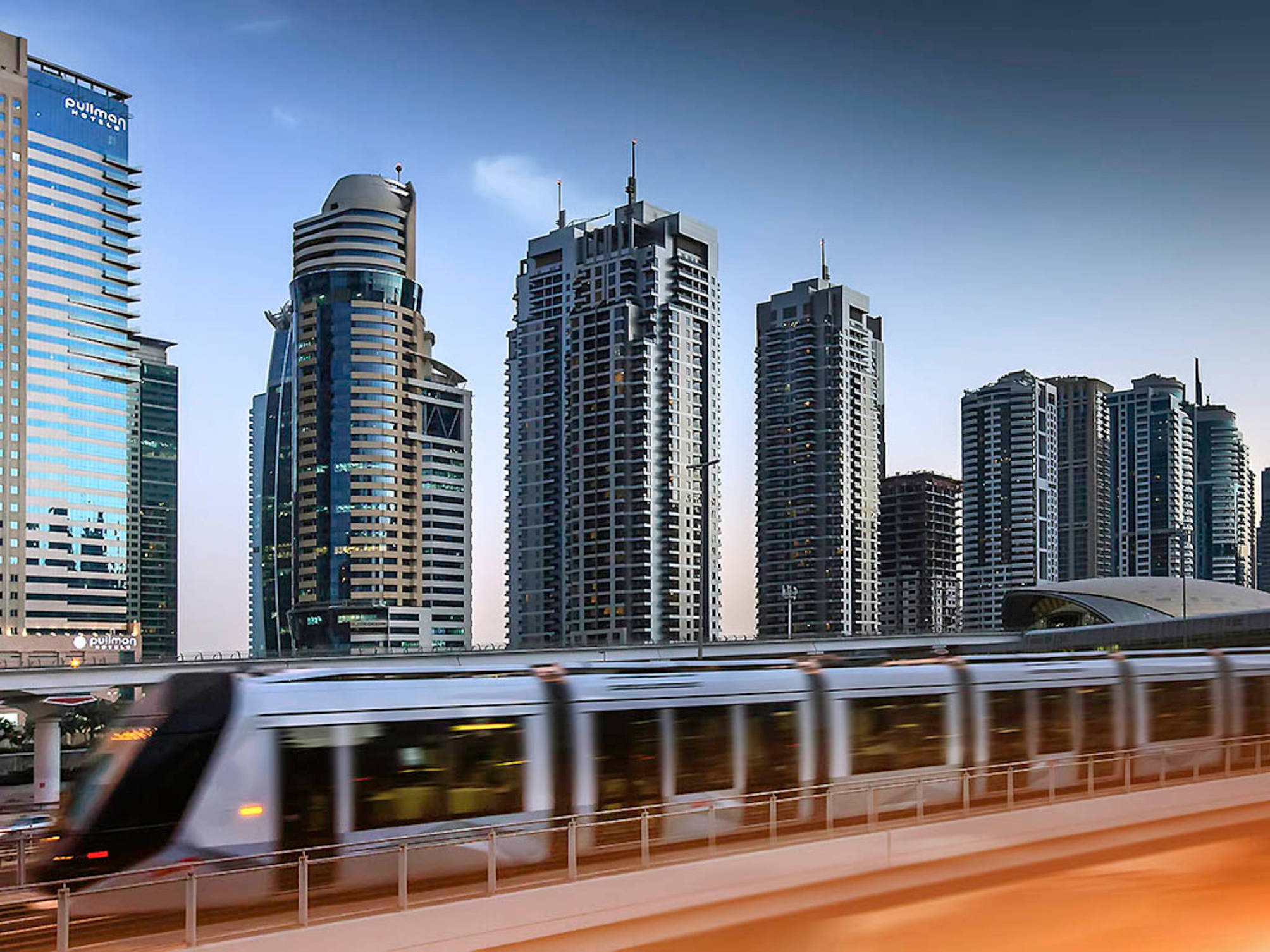 Pullman Dubai Jumeirah Lakes Towers 1