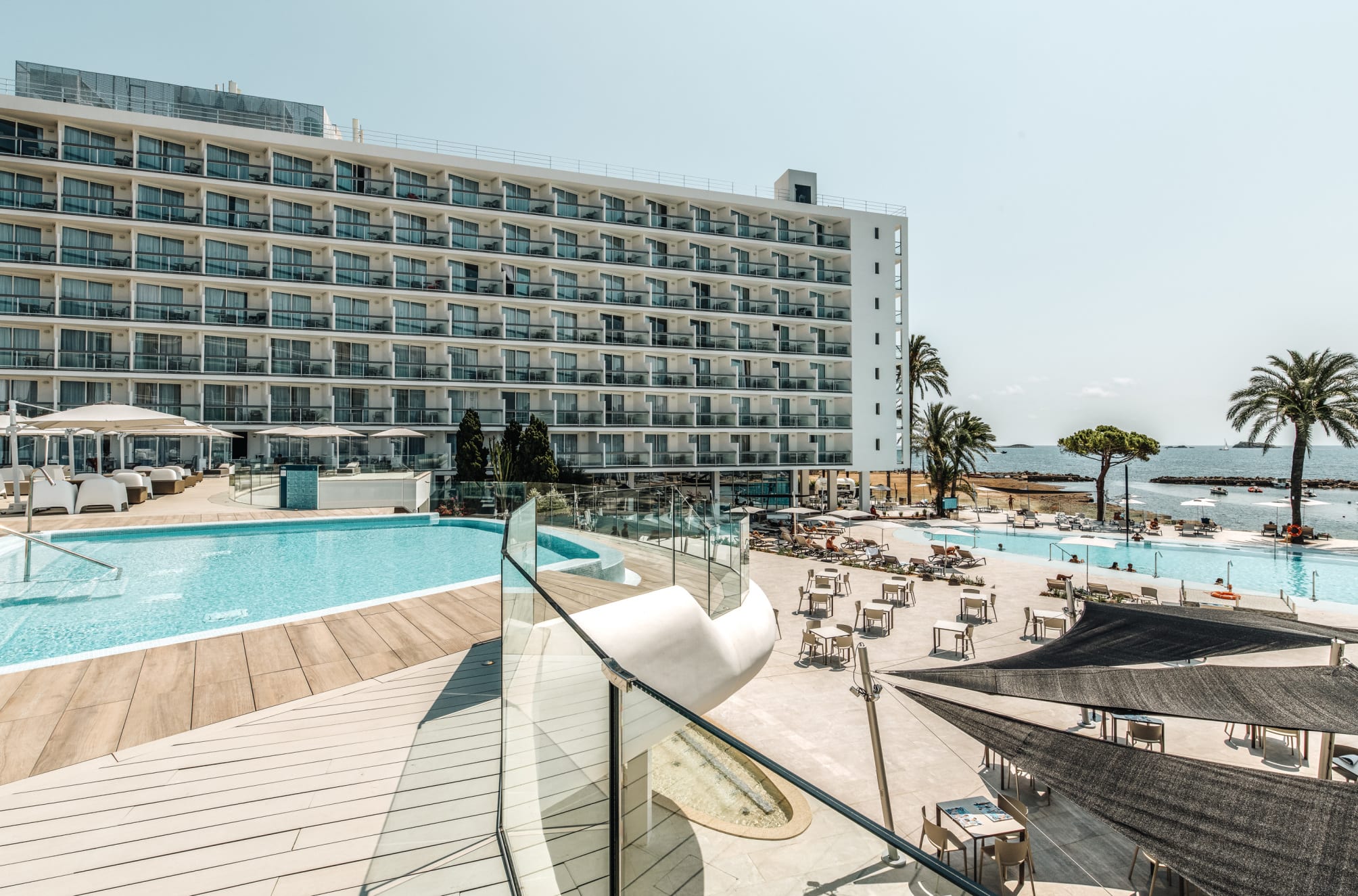 The Ibiza Twiins - 4* Sup 1