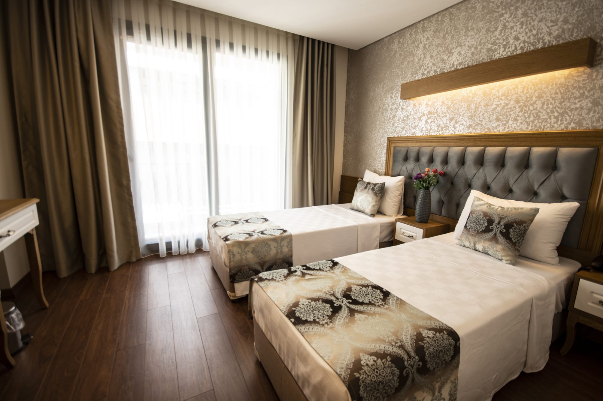 Eliza Hotel 2