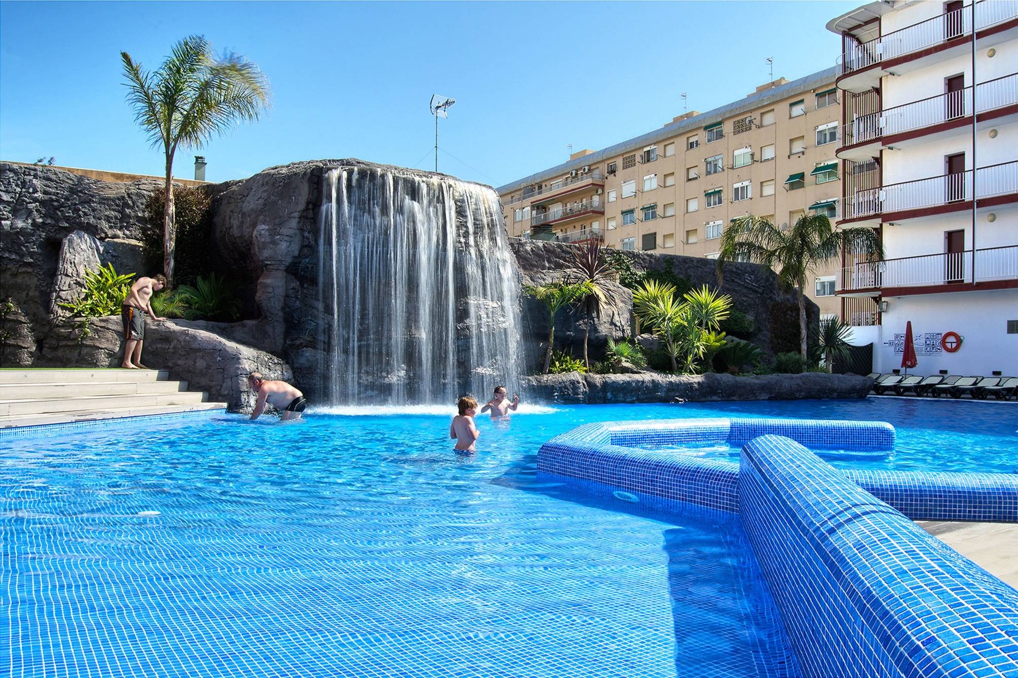 Hotel Papi Blau 1