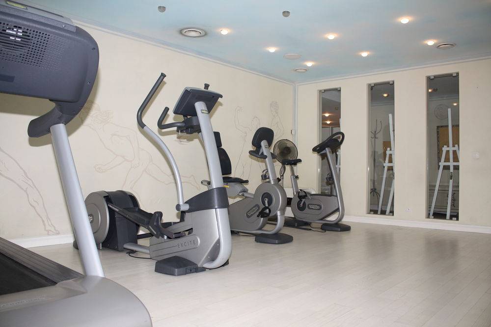 DWÓR OLIWSKI CITY HOTEL & SPA 1