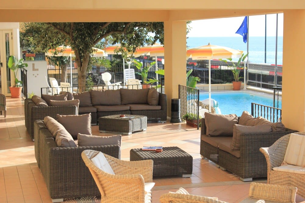 Lion's Hotel 1