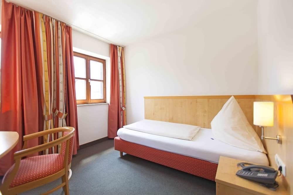 Alter Hof 2