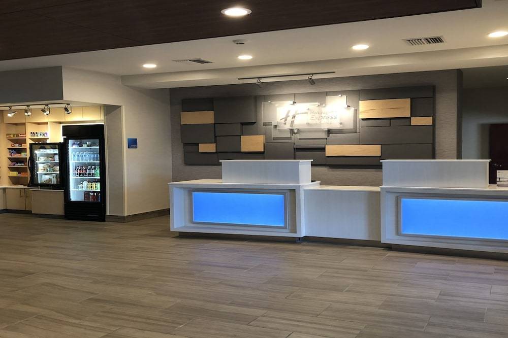 Holiday Inn Express & Suites ALBANY OREGON by IHG 2