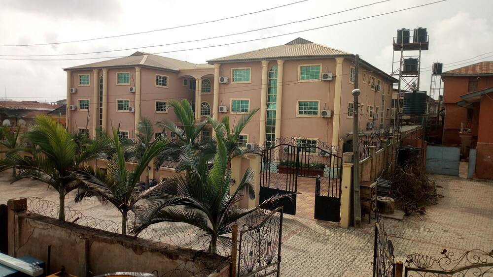 Brighton Hotel and Suites 1