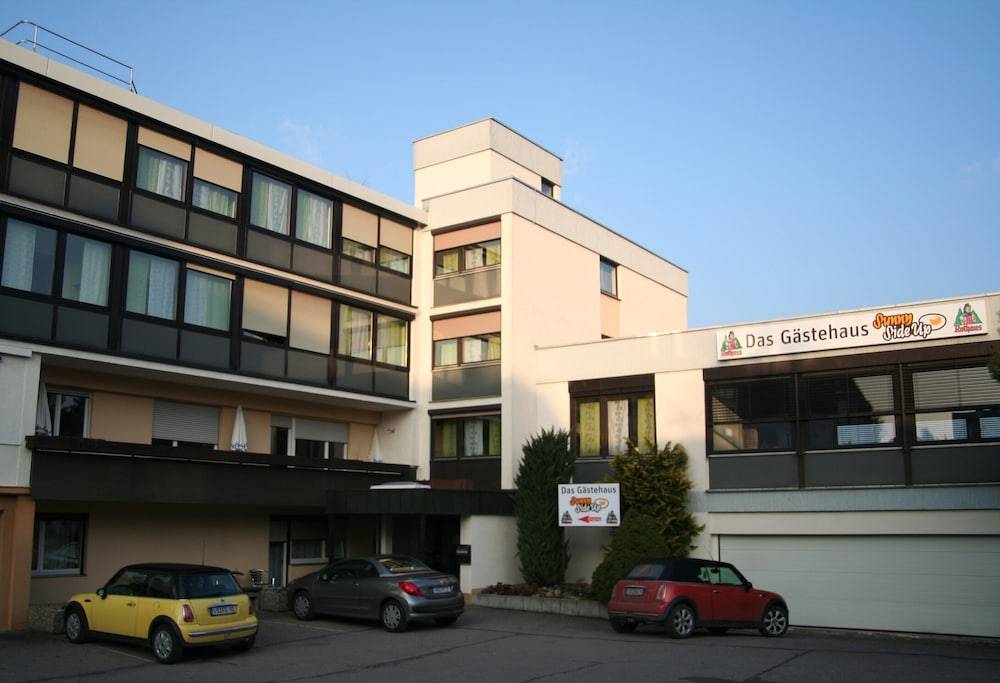 Hotel Sunny Side Up 1
