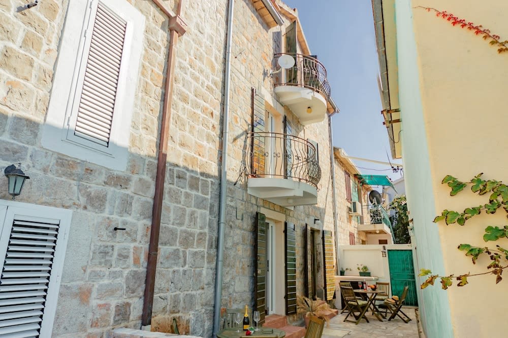 Apartments Bigovo Veljic 1