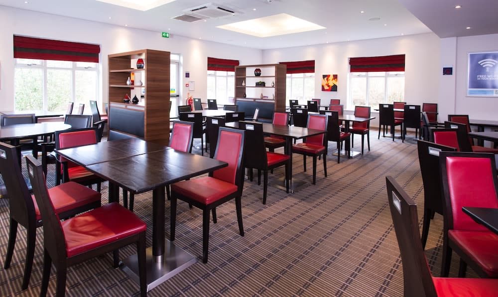Holiday Inn Express STOKE ON TRENT by IHG 2