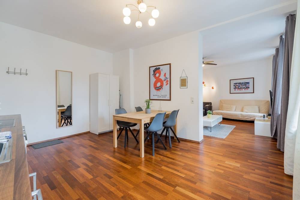 SUITE & APART 2