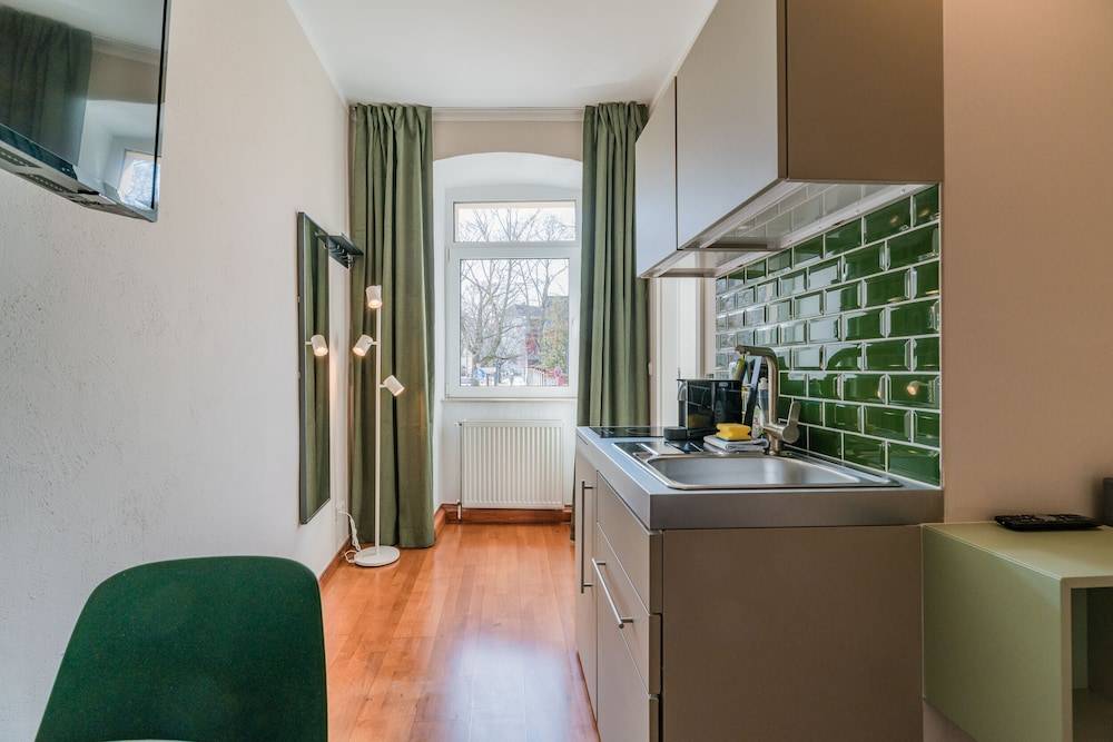 SUITE & APART 1