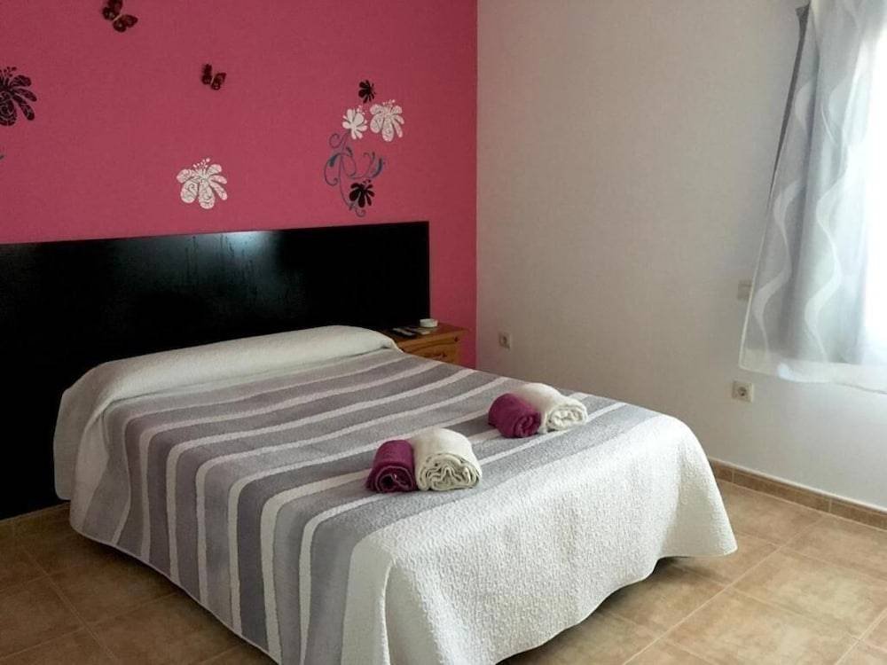 Hostal Catedritos Ibéricos A-5 Km 154 A 5 KM DE OROPESA A 1 KM DE HERRERUELA DE OROPESA 2