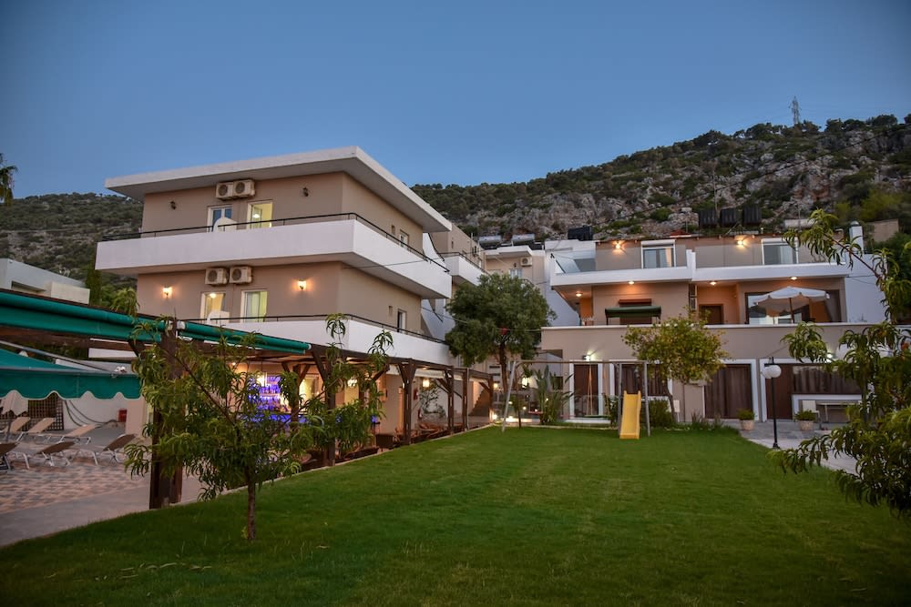 Iraklis Apartments 1