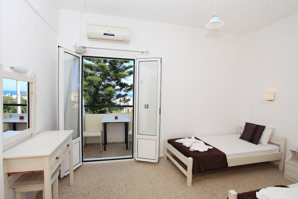 Iraklis Apartments 2