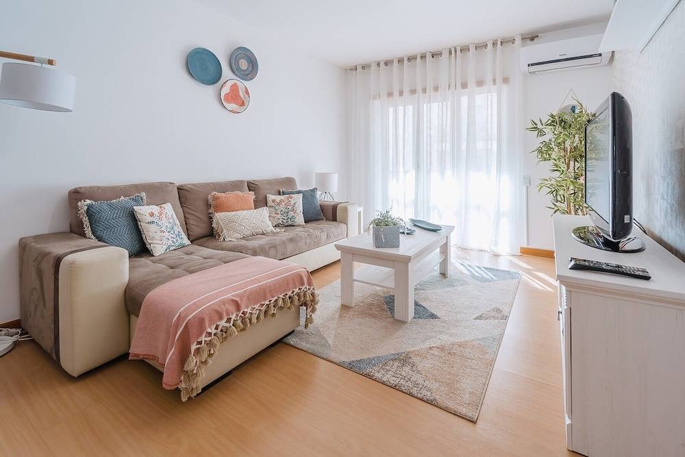 Apartment-2bedroom-1bathroom-petfriendly-garage 1