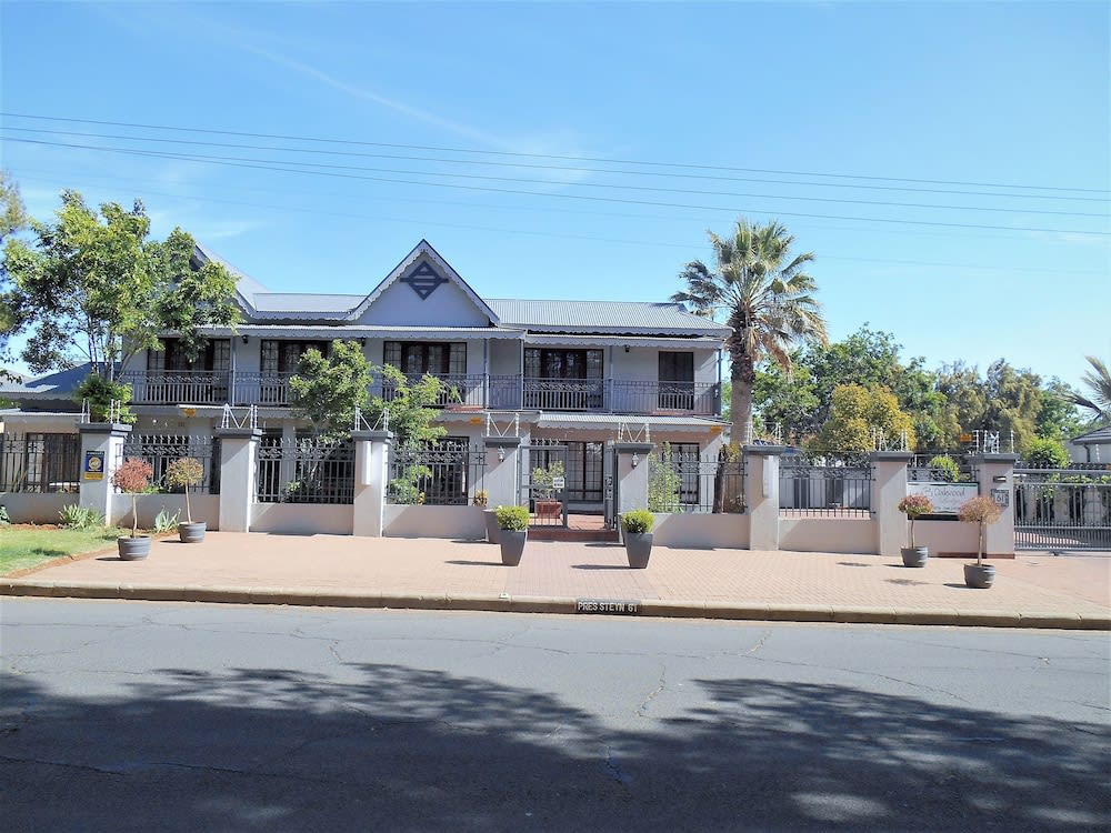 Oakwood Lodge 1