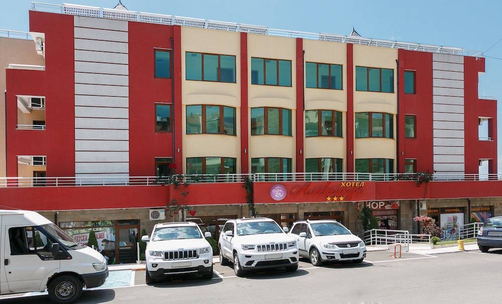 Alexandra Hotel 1