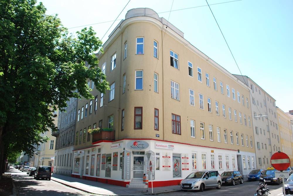 Apartments Heine 1