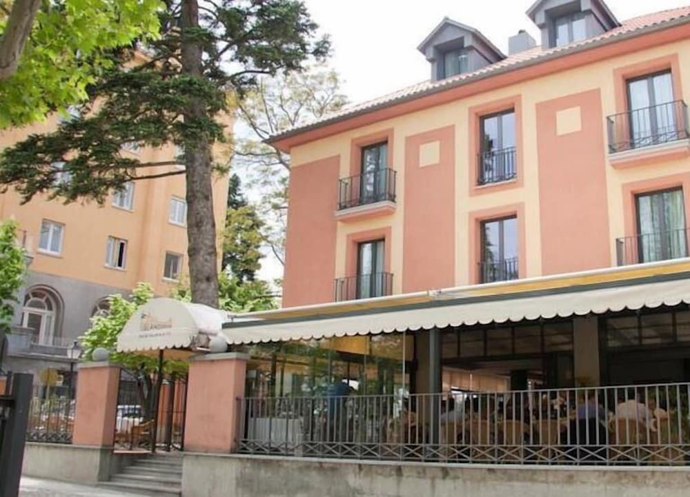 Hospedium Hotel Los Lanceros 1
