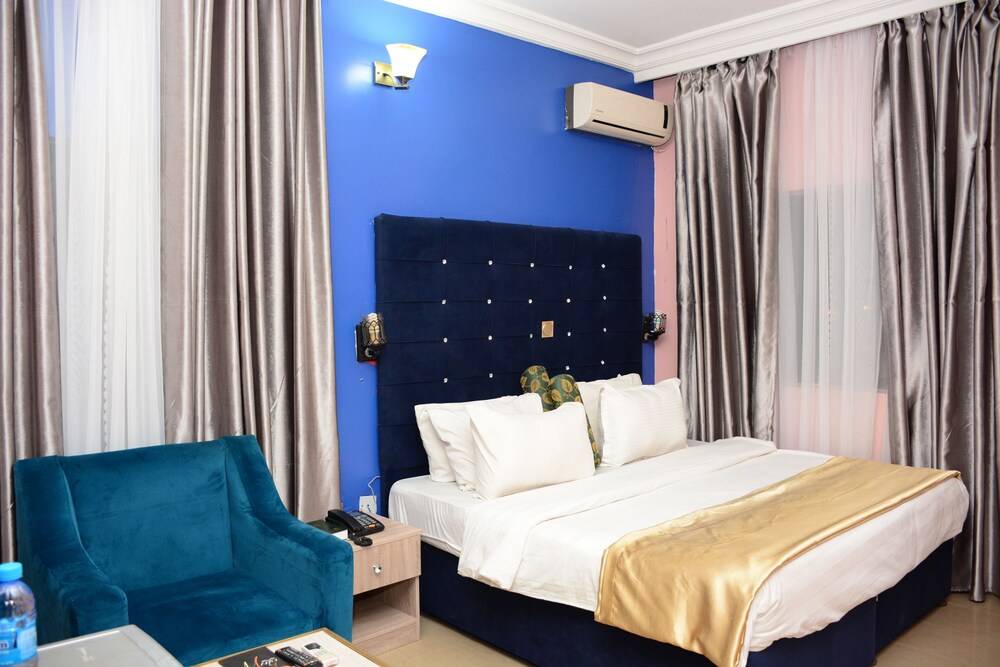 Jasmines Place and Suites 2