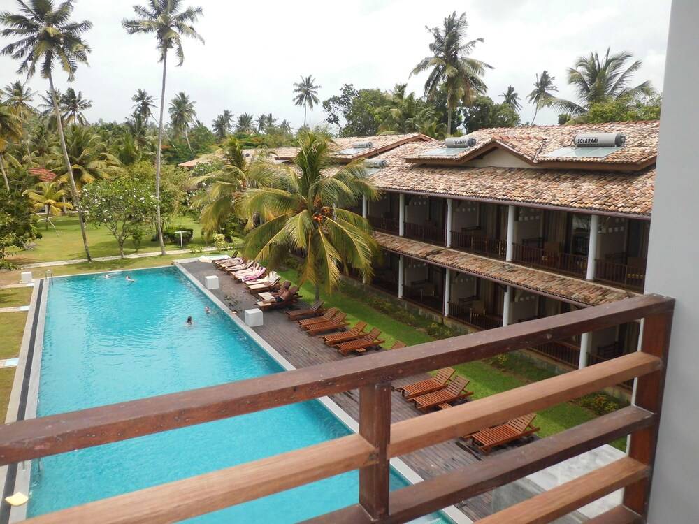 Paradise Beach Club 1