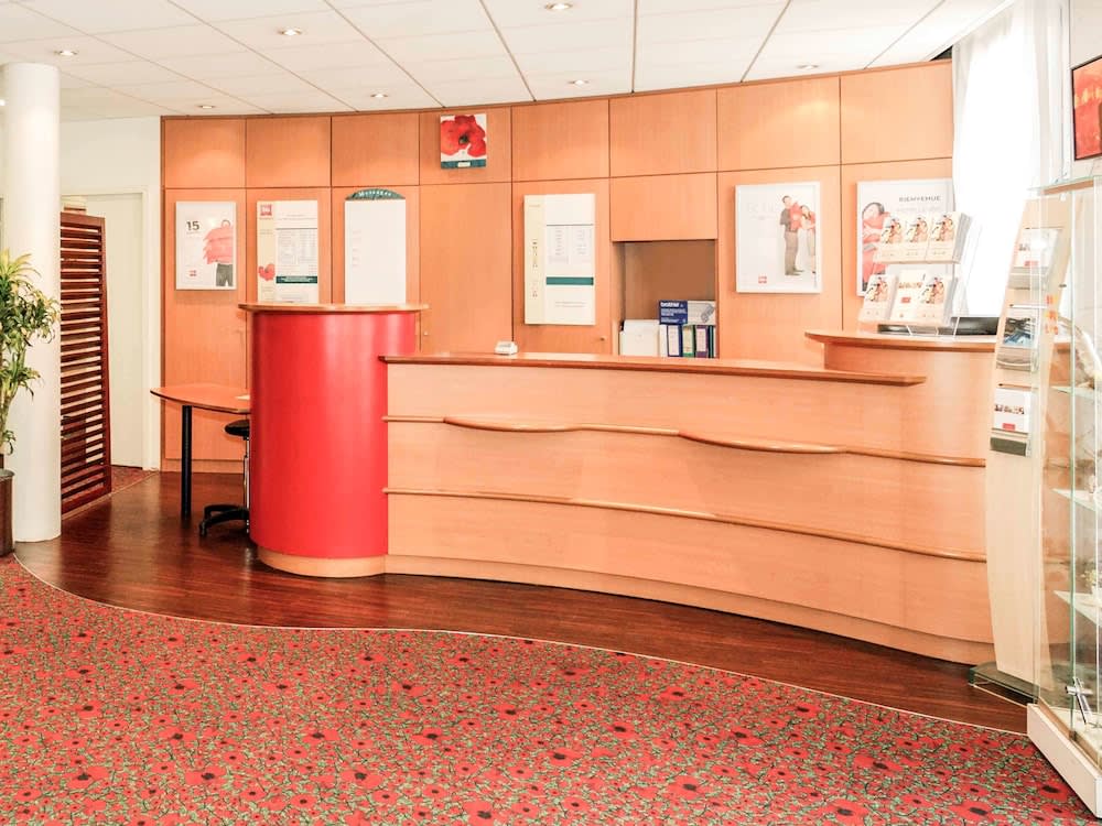 ibis Rochefort 2