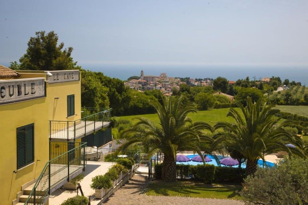 Hotel Le Cave 1