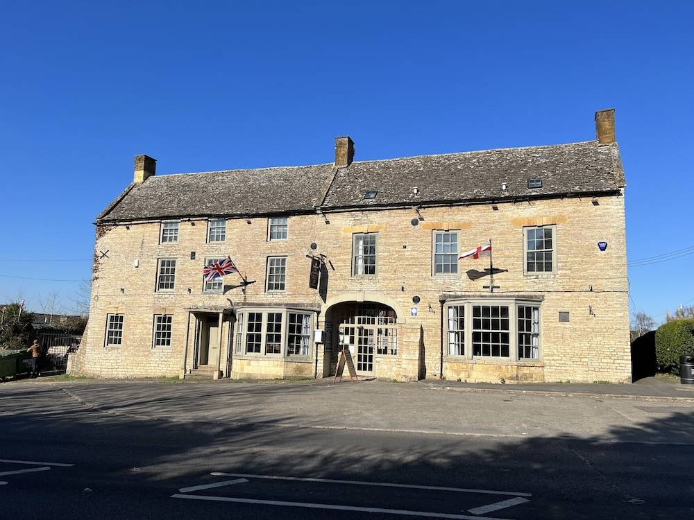 The Halford Bridge Inn 1