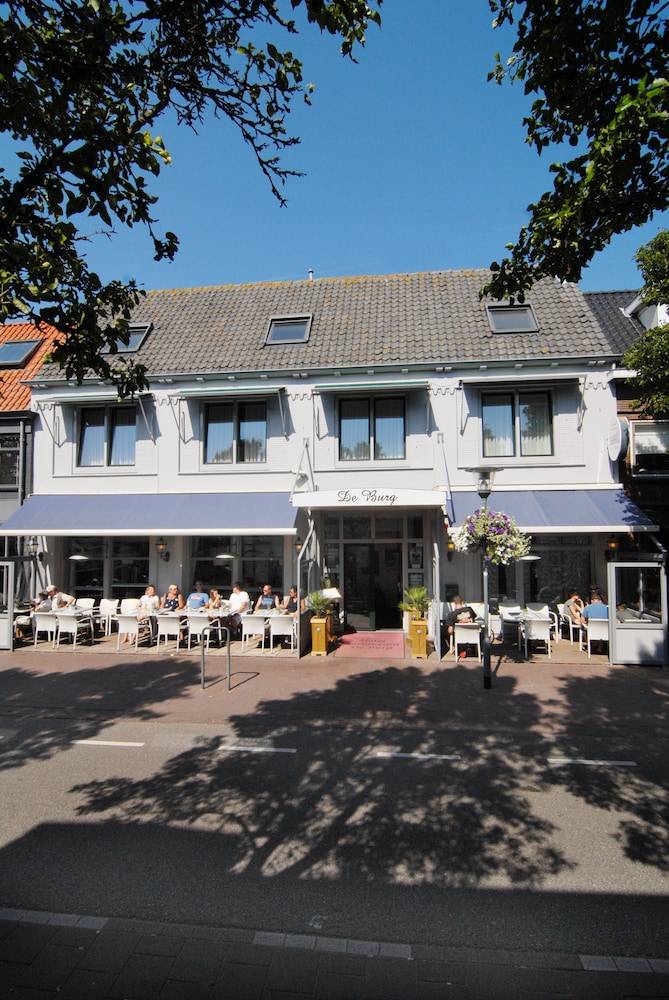 Hotel de Burg 1