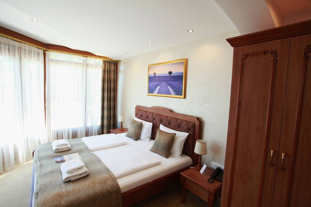 Provence rooms 1