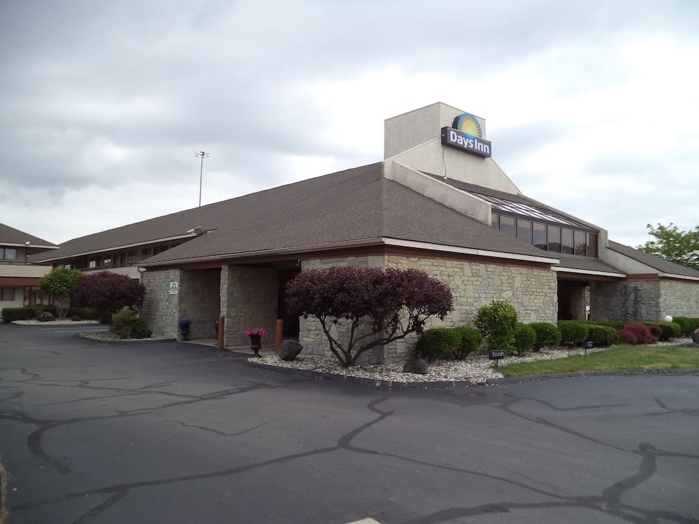 Days Inn by Wyndham Maumee/Toledo 1