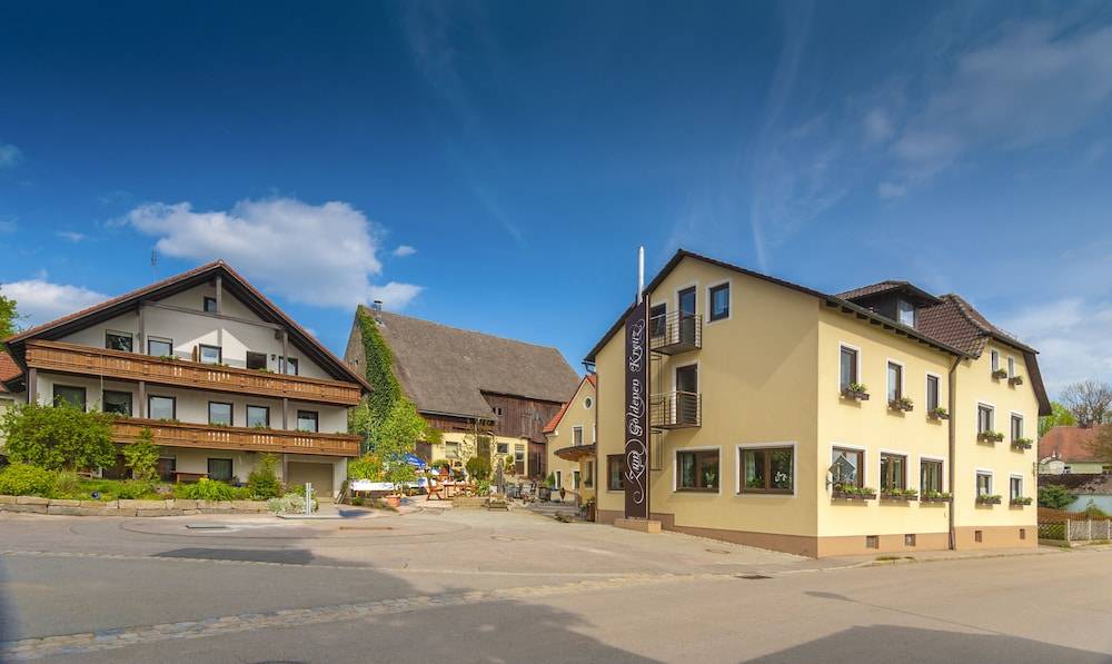 Landhotel Zum Goldenen Kreuz 1
