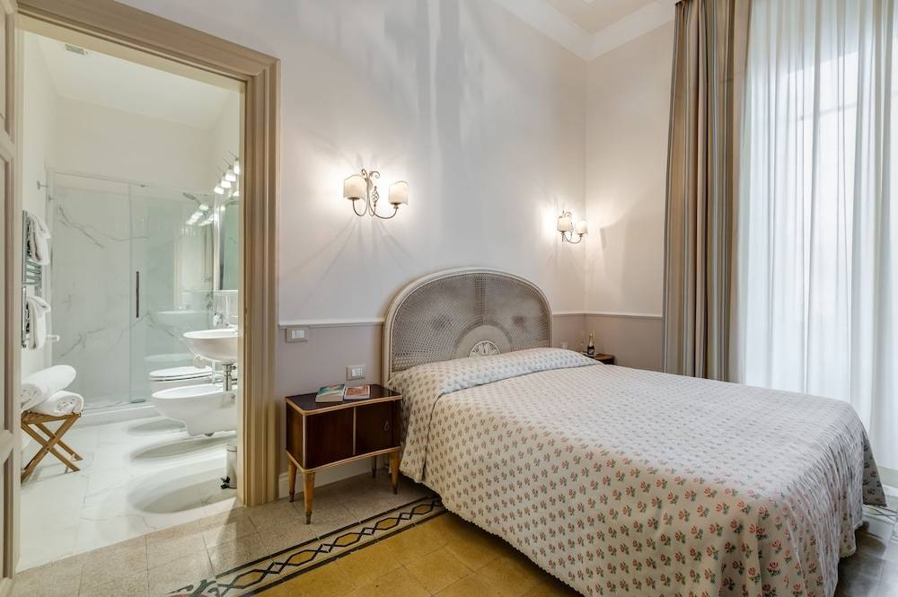 Rome Charming Suites 1