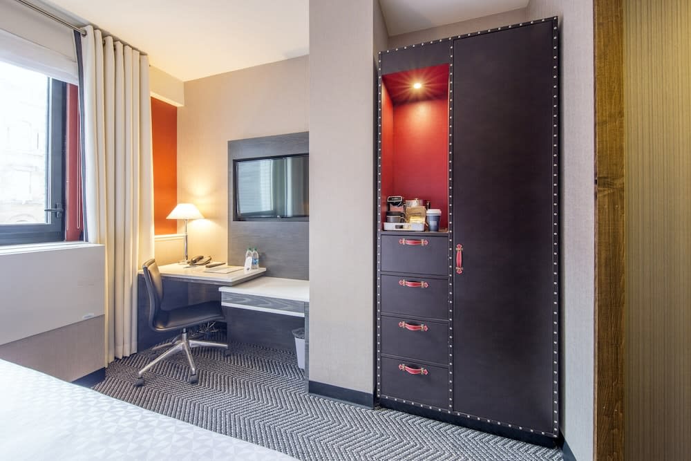 Four Points by Sheraton Manhattan Midtown West 2