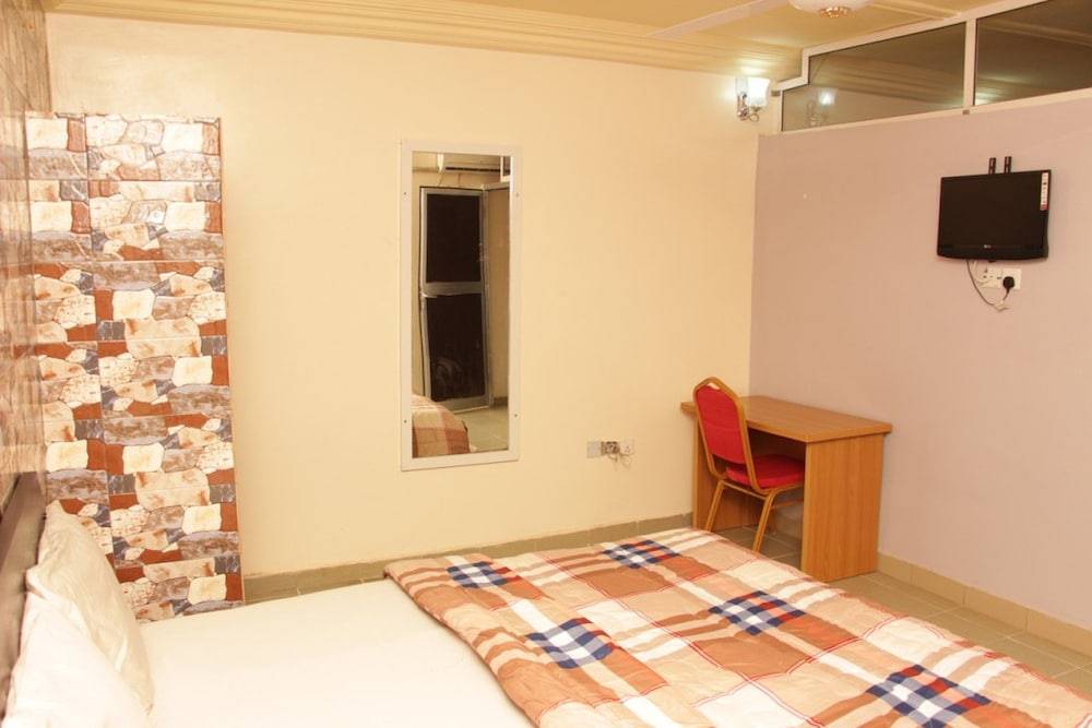 Pedallo Luxury Inn Ltd 1